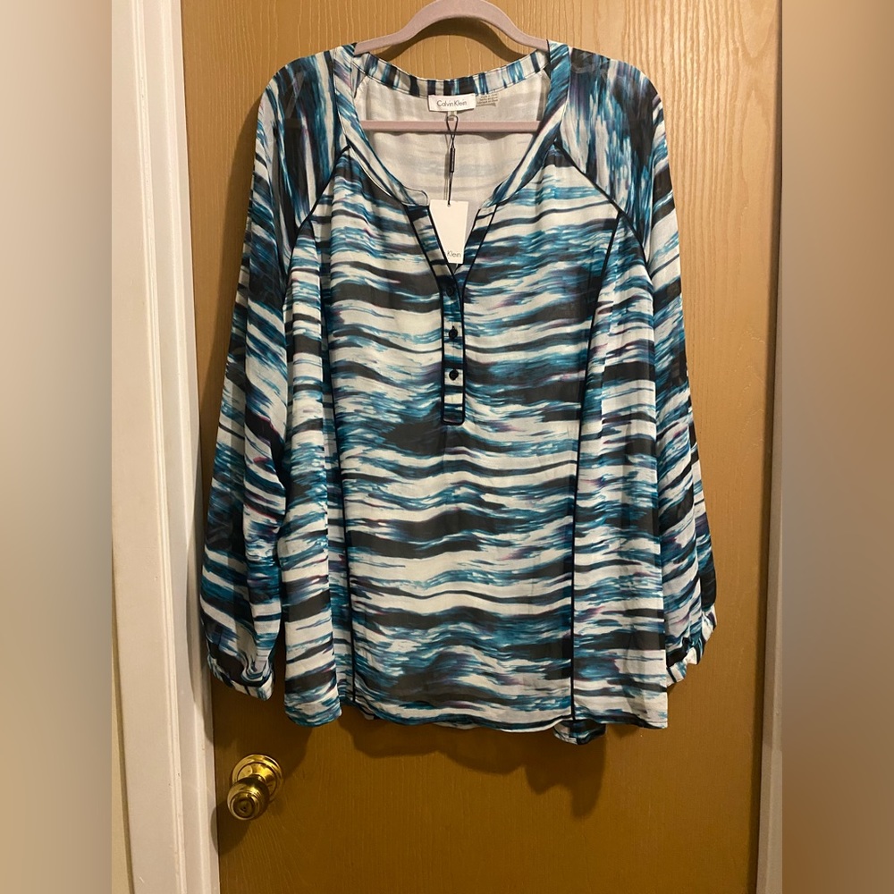 NWT Calvin Klein Abstract Shirt with Buttons. 3x.
